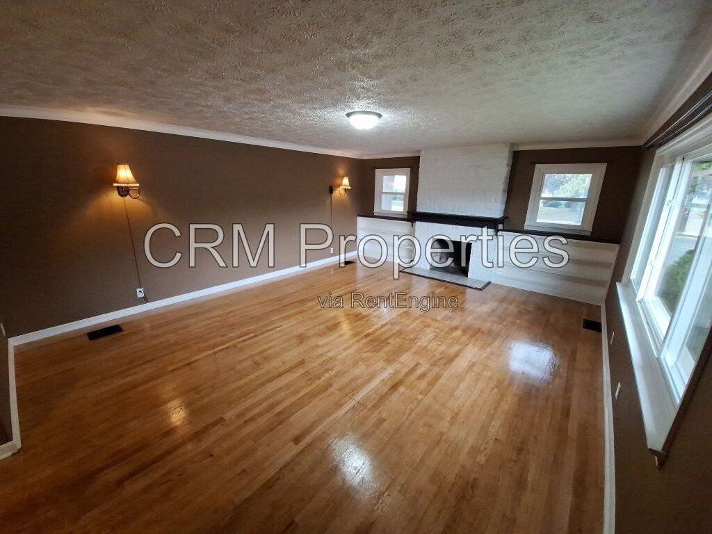 105 S Forest Dr - Photo 7 of 24
