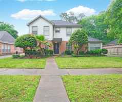 featured image of 15114 Rolling Oaks Dr