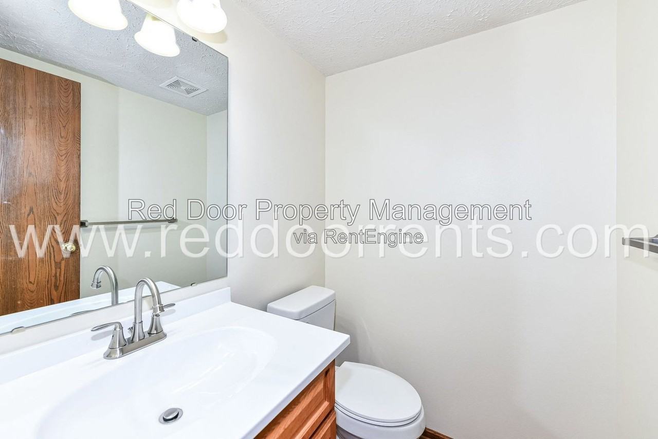 18959 Fairfield Blvd - Photo 5 of 31