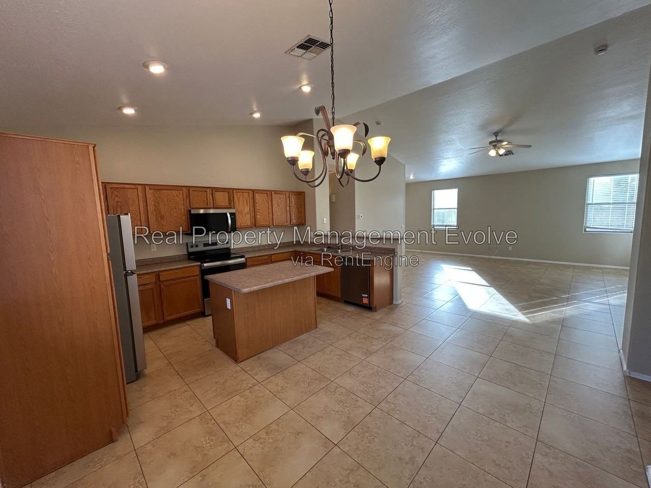 17052 W Nottingham Way - Photo 3 of 16
