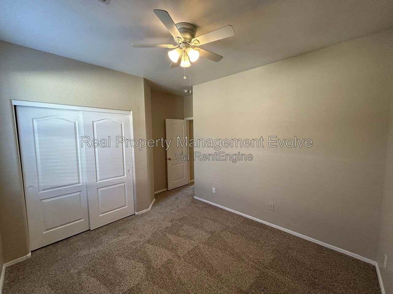 17052 W Nottingham Way - Photo 7 of 16