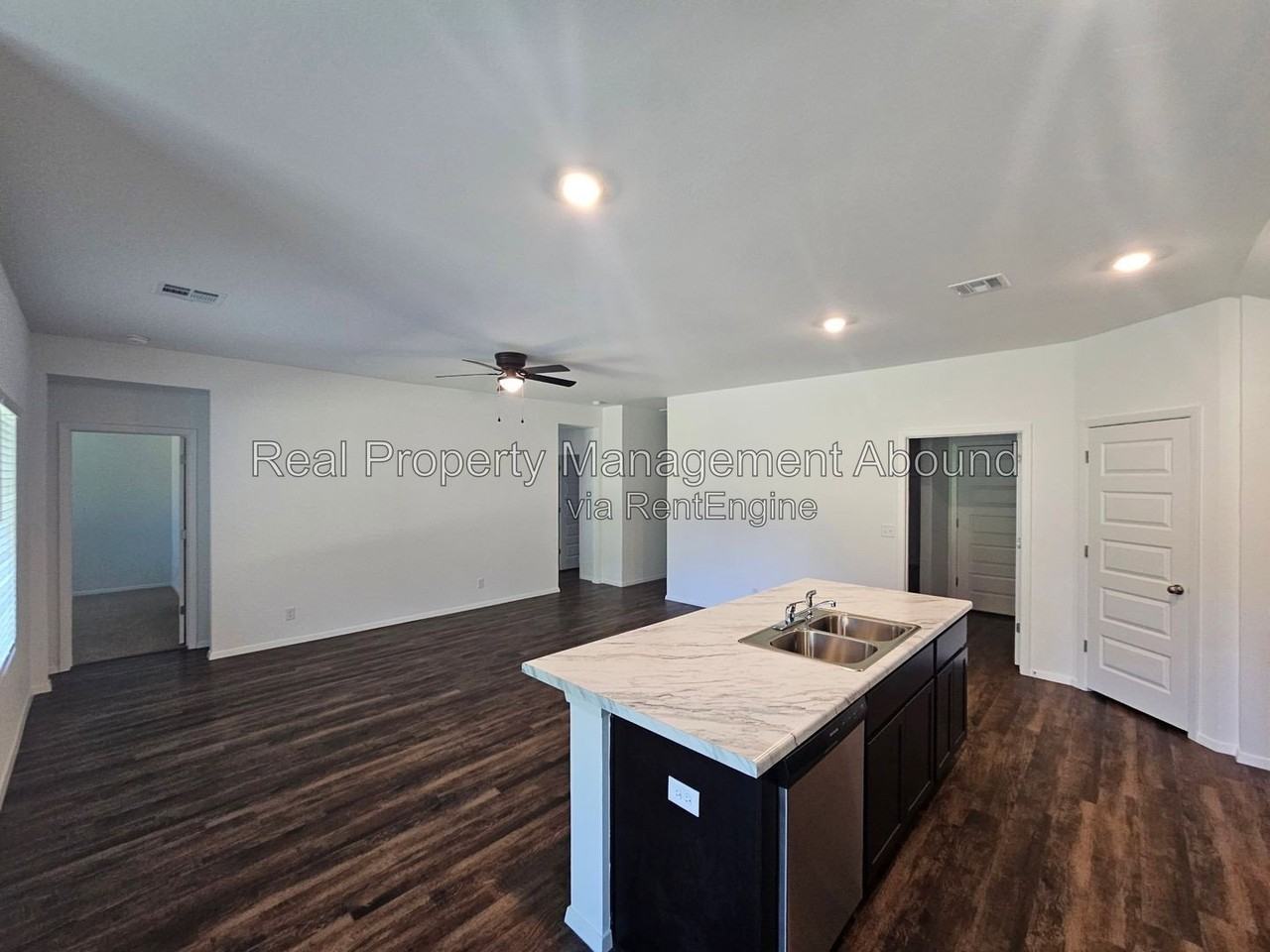8504 E Queens St - Photo 4 of 15