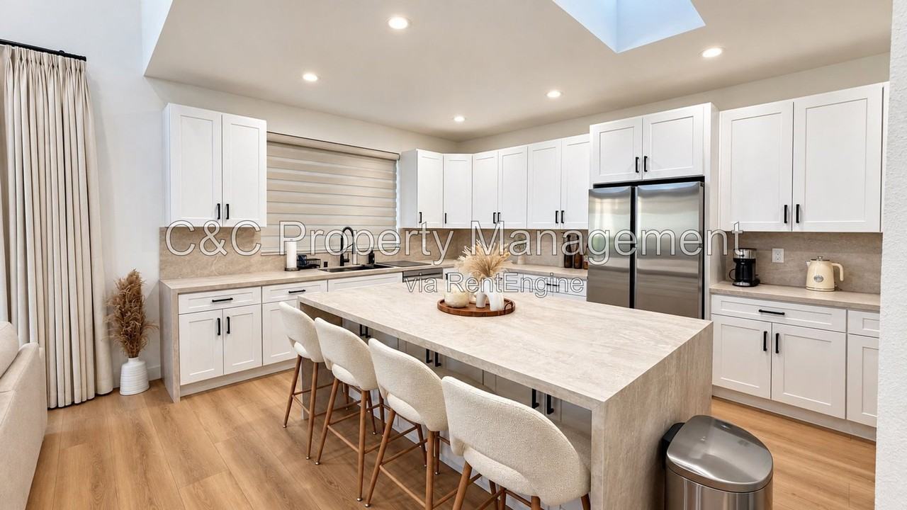 25 Lake Shore Dr - Photo 2 of 23