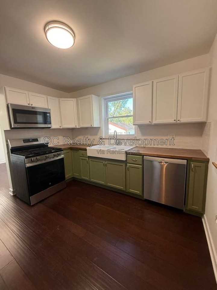 1006 Hull Ave - Photo 4 of 10