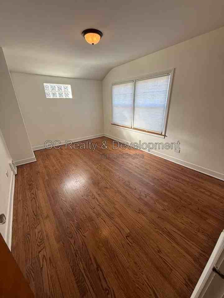 1006 Hull Ave - Photo 7 of 10