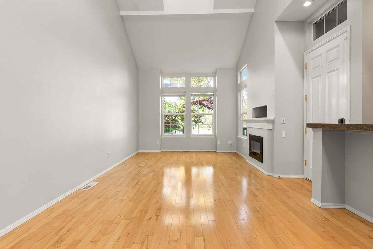 1790 Ne Ashberry Dr - Photo 3 of 25