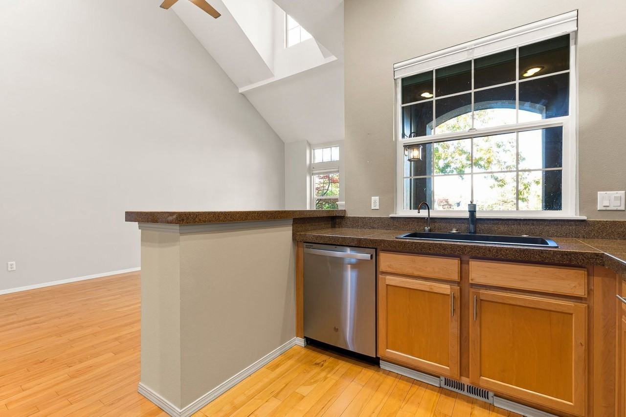 1790 Ne Ashberry Dr - Photo 7 of 25