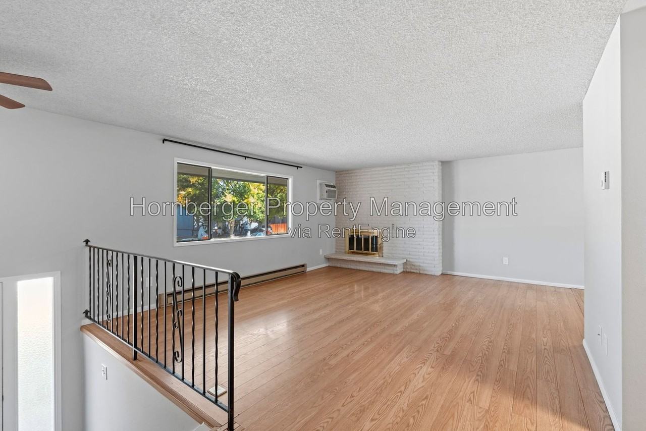 11404 E 26th Ave - Photo 2 of 33