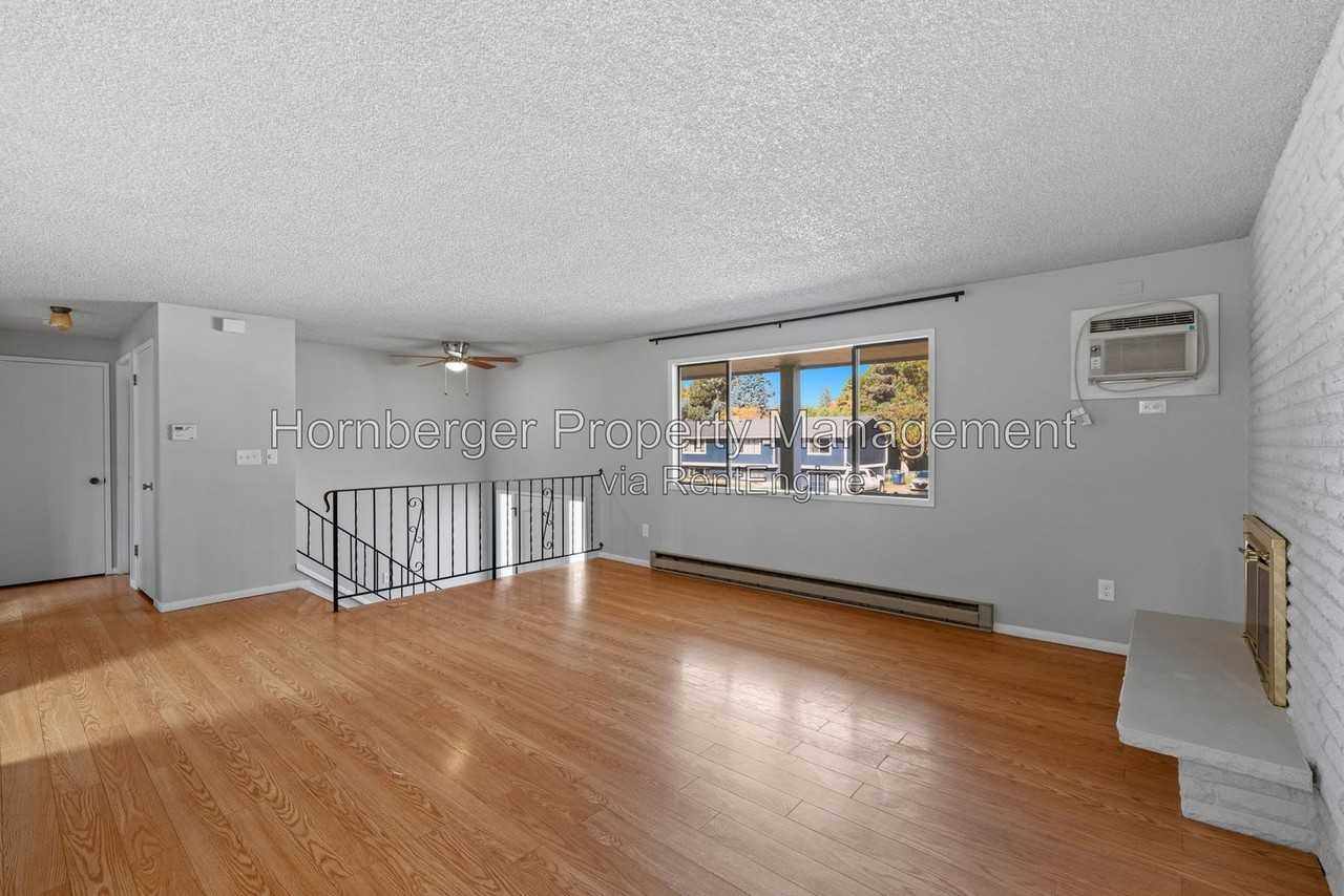 11404 E 26th Ave - Photo 3 of 33
