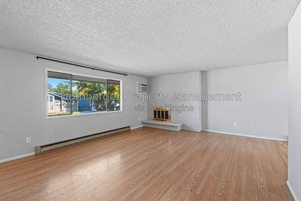11404 E 26th Ave - Photo 4 of 33