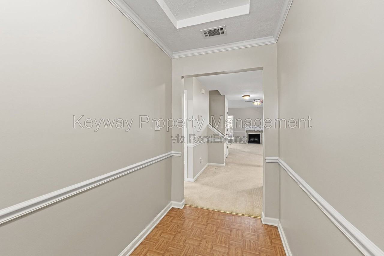 7624 Main St - Photo 6 of 32