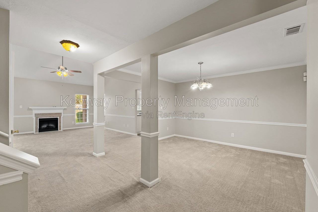 7624 Main St - Photo 7 of 32