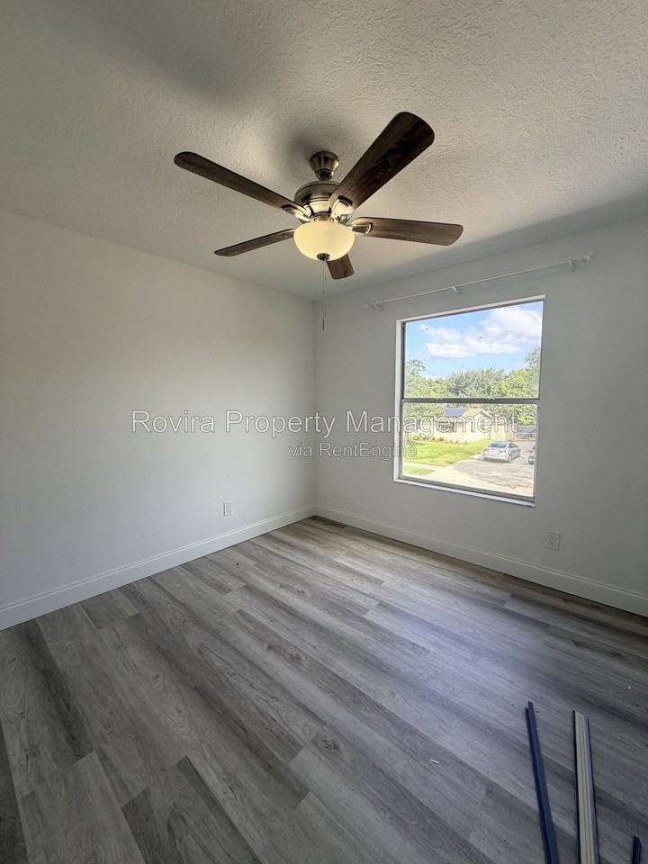 1951 Tropic Bay Ct - Photo 5 of 12