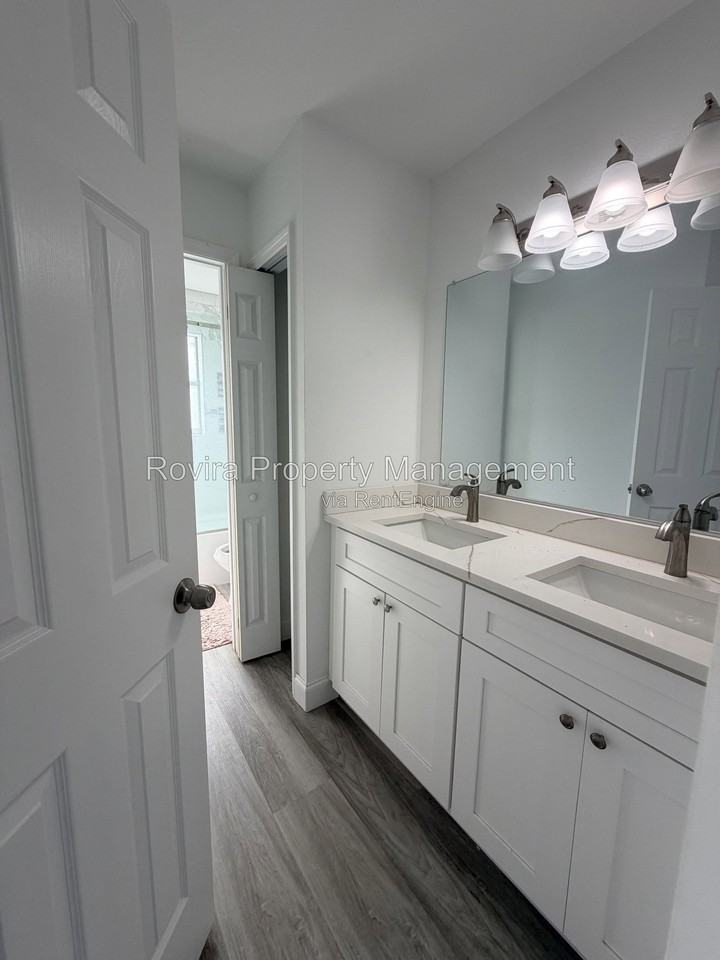 1951 Tropic Bay Ct - Photo 7 of 12