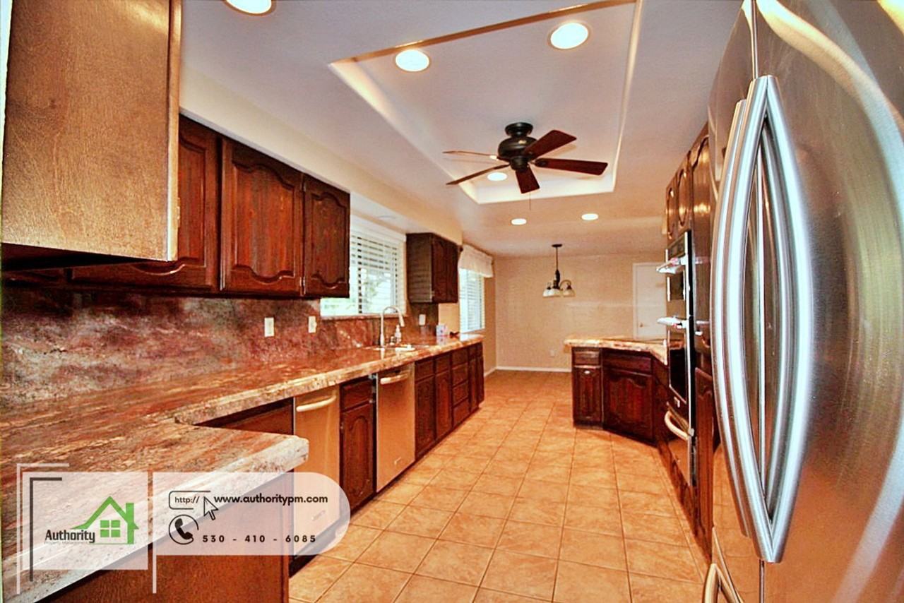 15624 Ranchland Dr - Photo 5 of 40