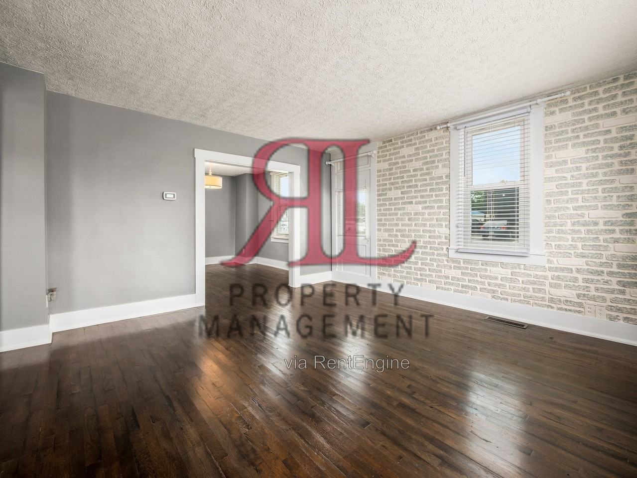 5280 Center St - Photo 5 of 47