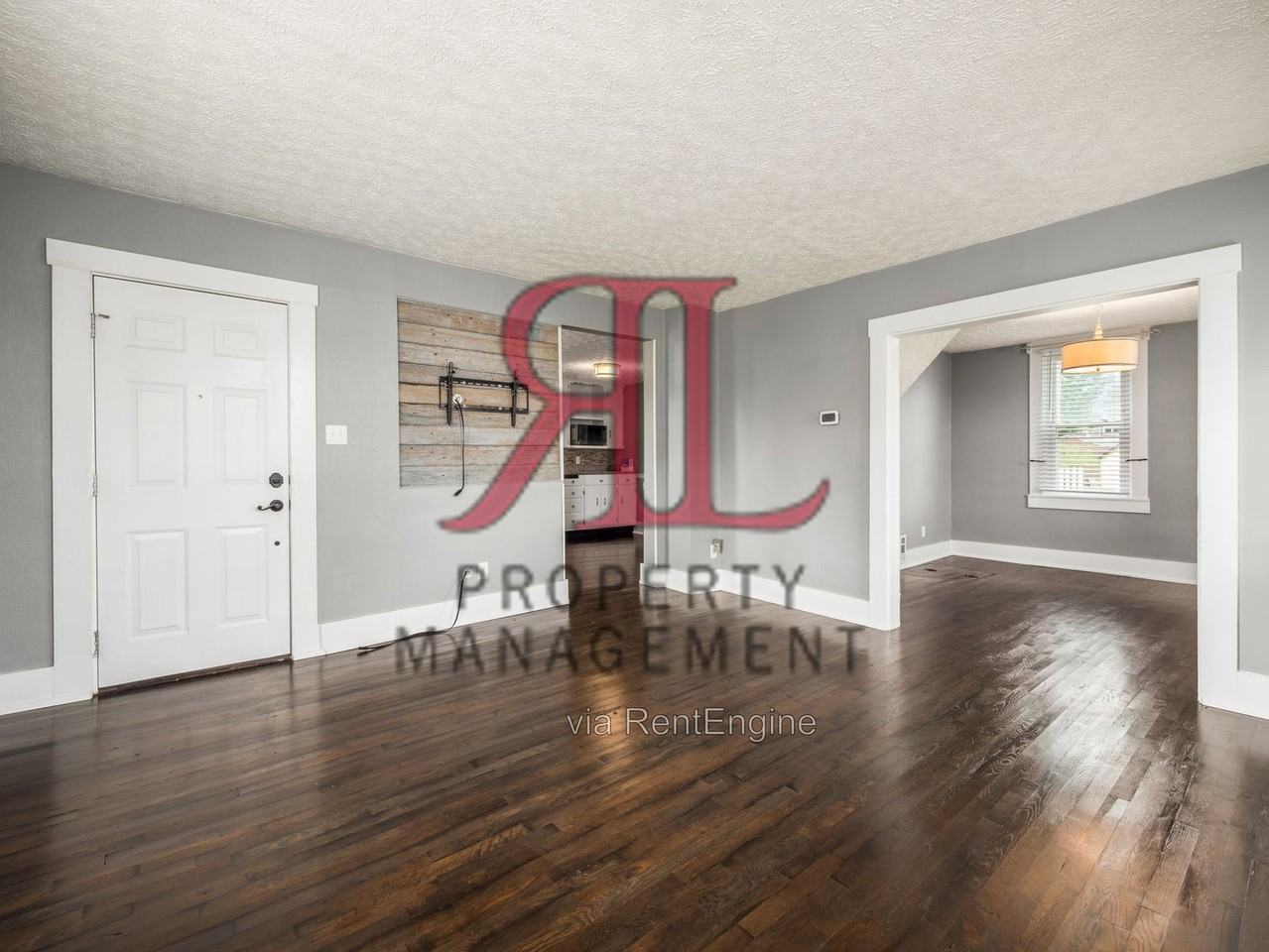 5280 Center St - Photo 6 of 47