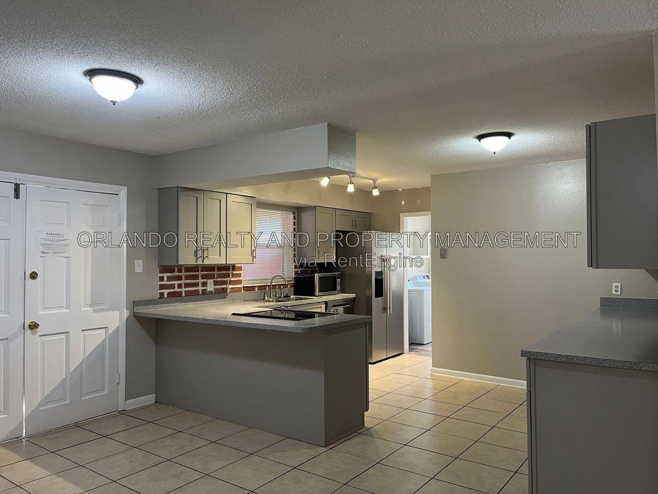 2230 Fleet Cir - Photo 3 of 25