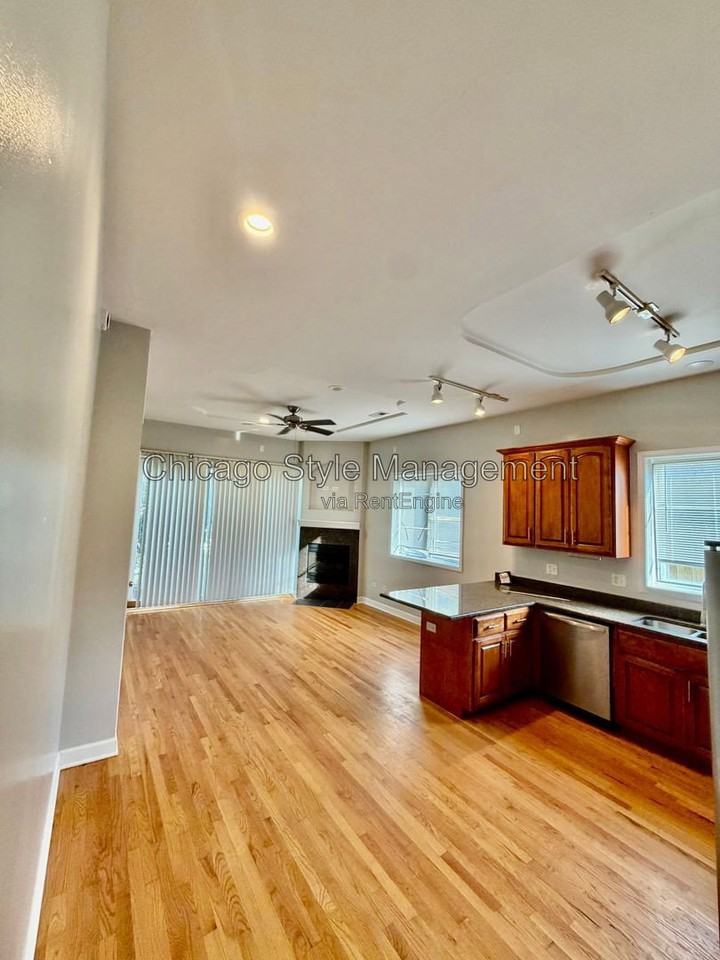 6646 S Greenwood Ave #3S - Photo 3 of 12