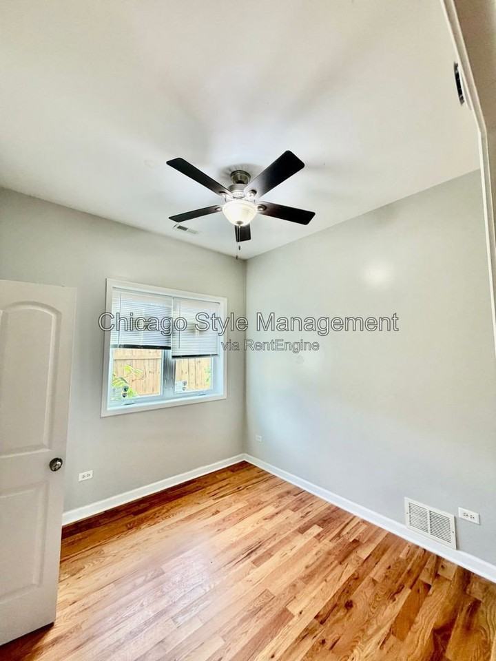 6646 S Greenwood Ave #3S - Photo 7 of 12