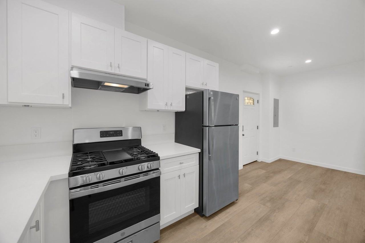 308 N Catalina Ave #AVE - Photo 4 of 23