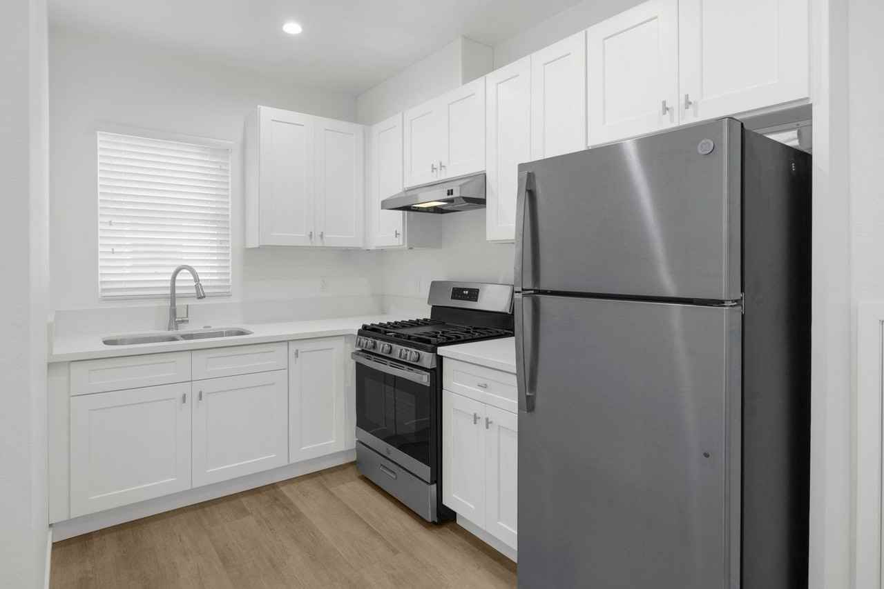 308 N Catalina Ave #AVE - Photo 5 of 23