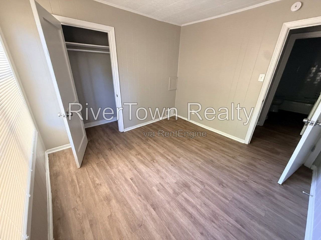 3487 Heckle Ave - Photo 4 of 19
