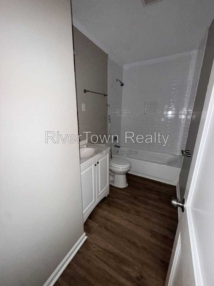 3487 Heckle Ave - Photo 5 of 19