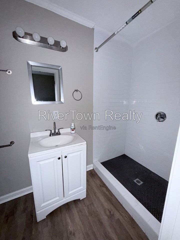3487 Heckle Ave - Photo 7 of 19