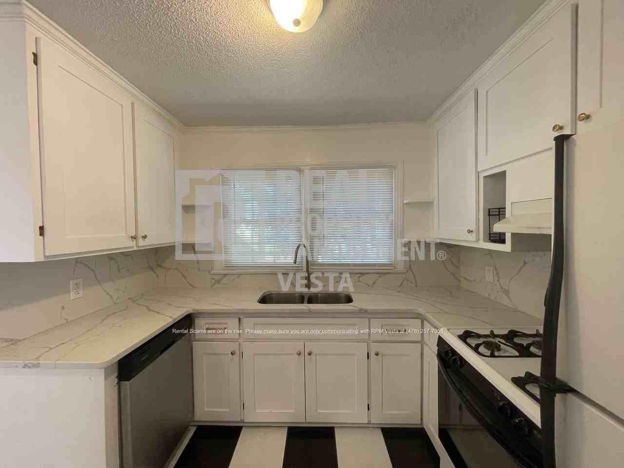 748 Wimbish Rd - Photo 6 of 18