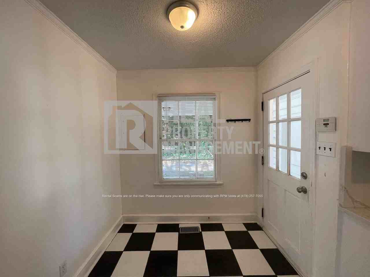 748 Wimbish Rd - Photo 7 of 18