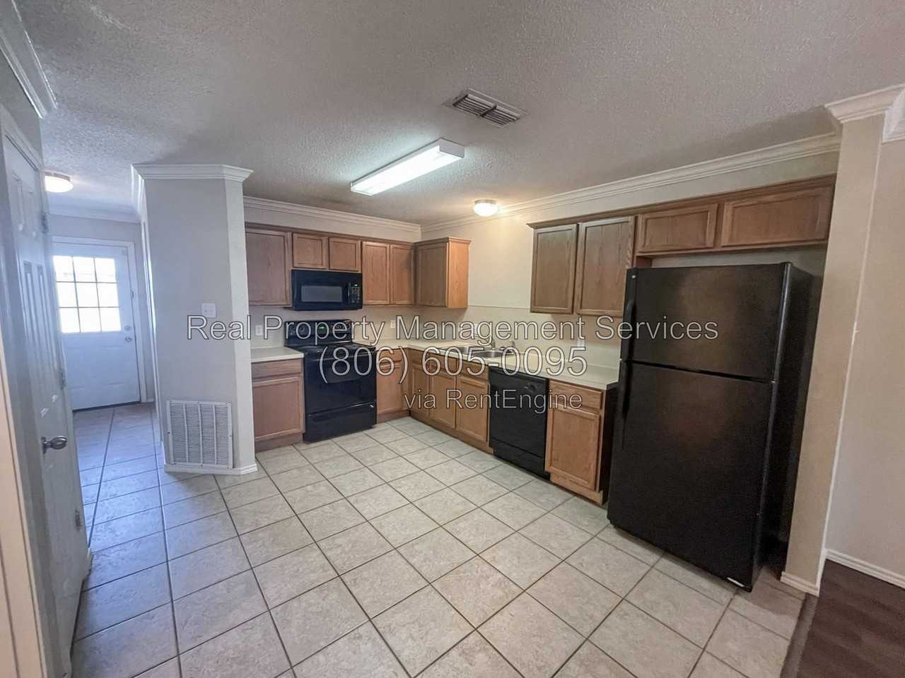 805 N Englewood Ave #A - Photo 5 of 14