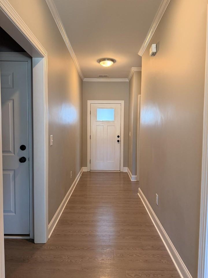 1520 Penncross Dr - Photo 3 of 48