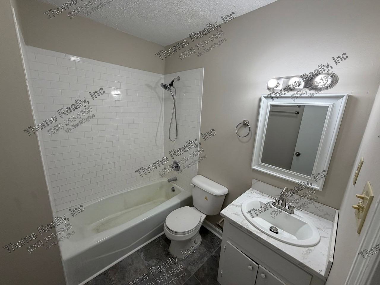 402 W Howard Ave - Photo 5 of 8