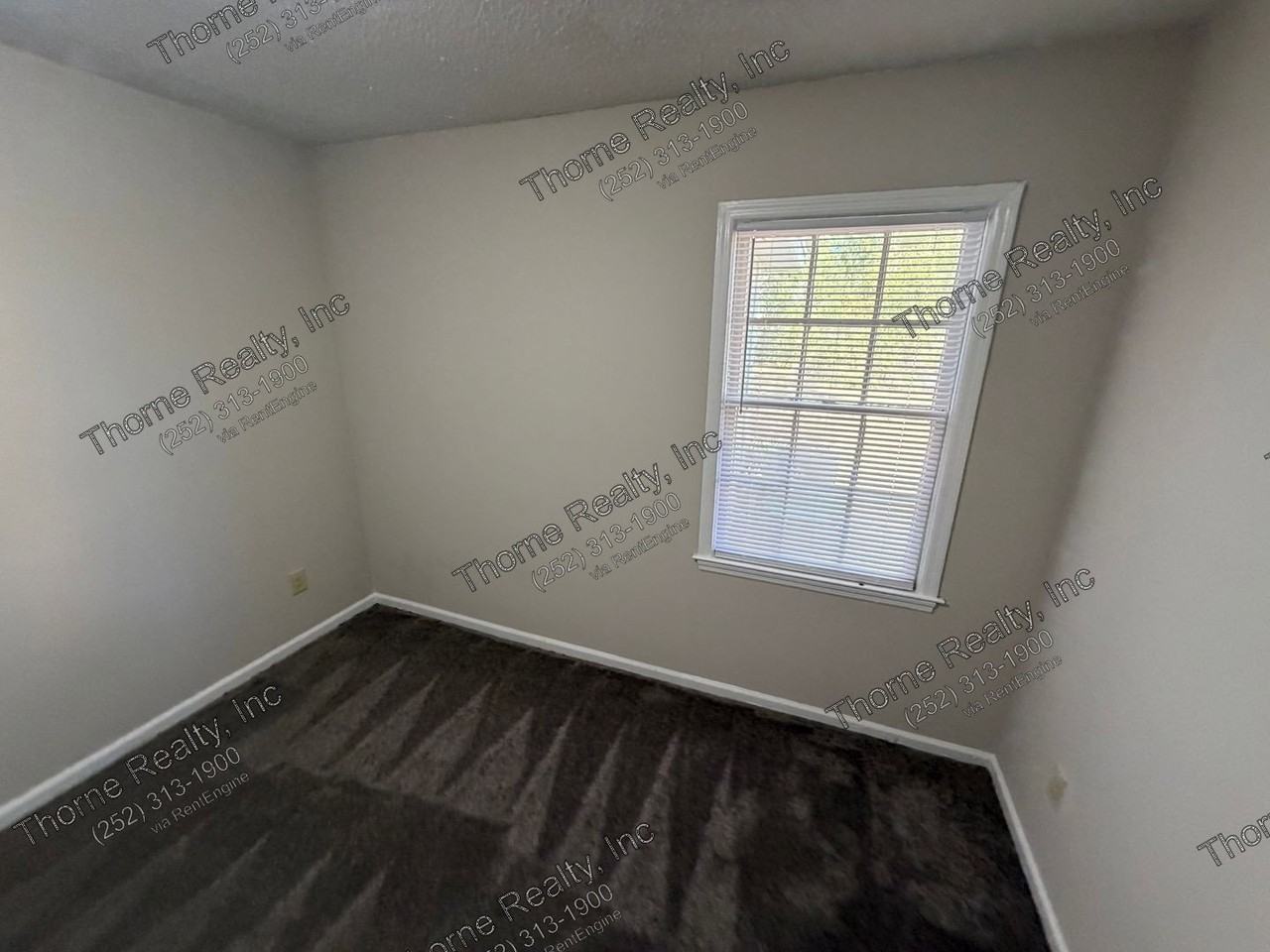 402 W Howard Ave - Photo 7 of 8