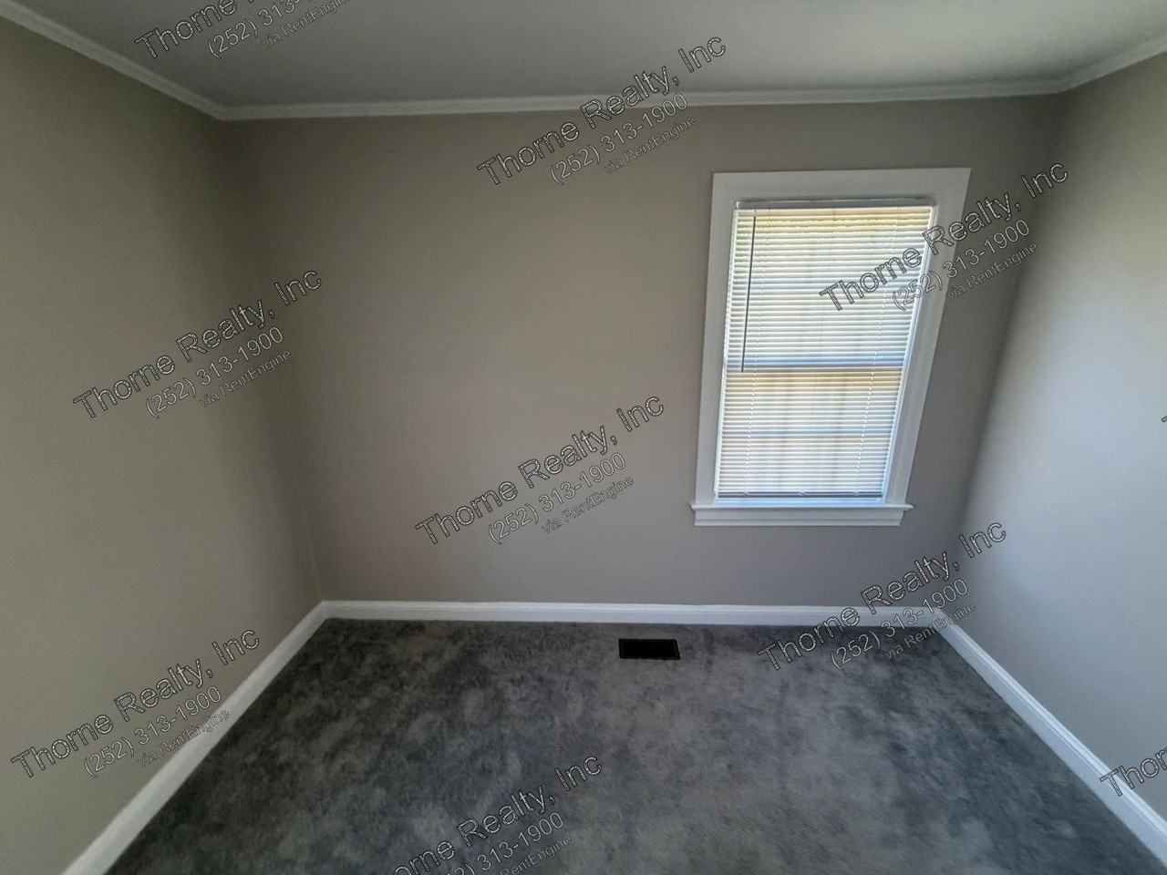 210 Thrash St - Photo 6 of 11