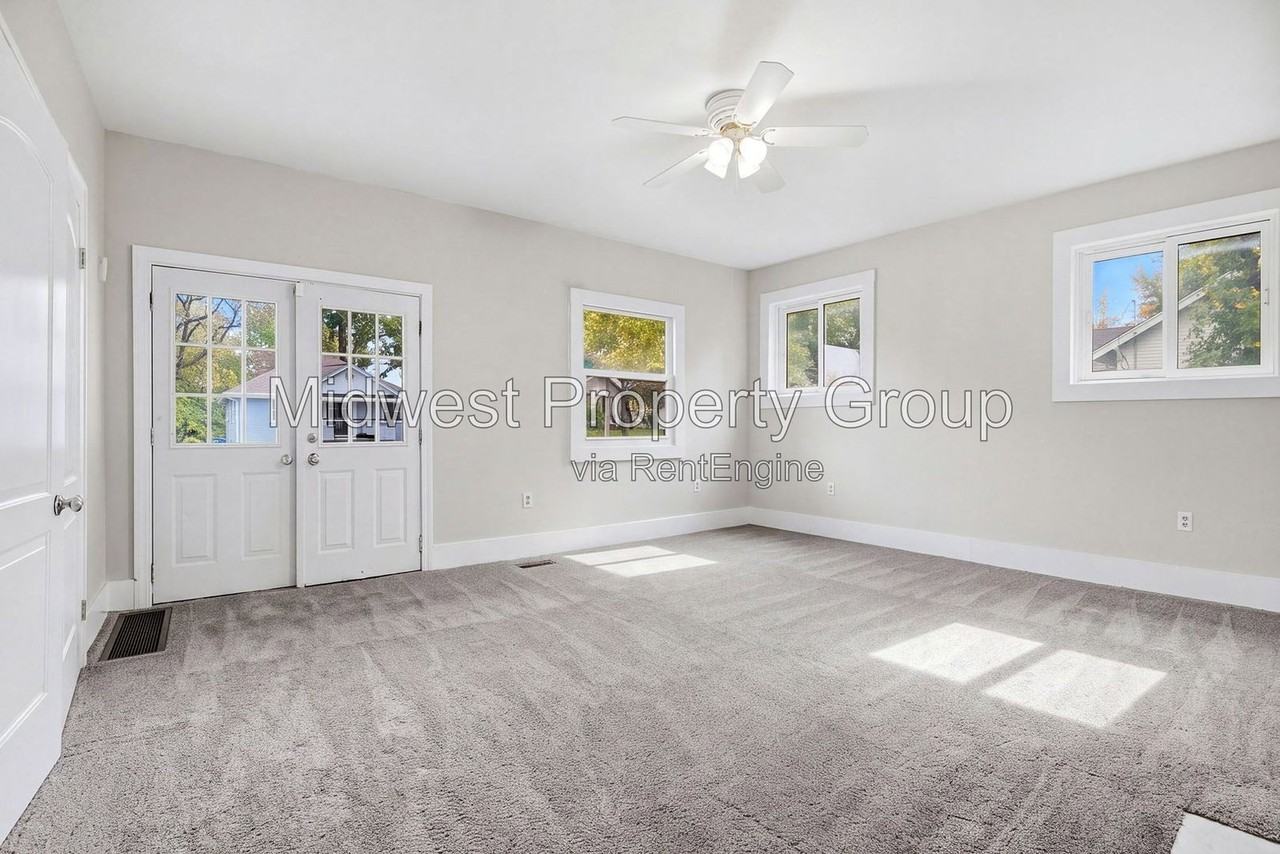 53 Beacon Ave - Photo 2 of 25