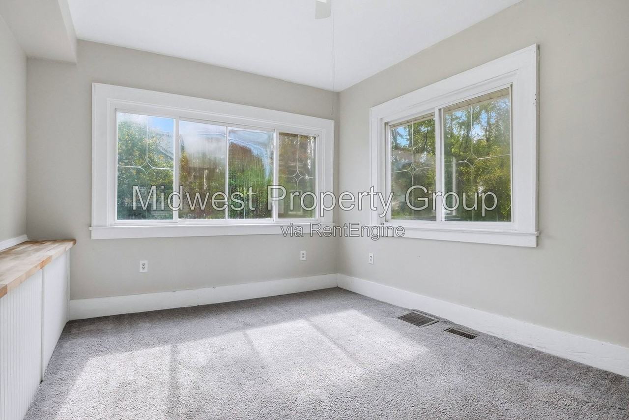 53 Beacon Ave - Photo 4 of 25
