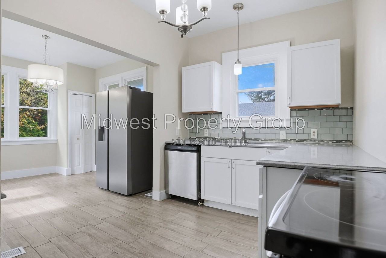 53 Beacon Ave - Photo 7 of 25