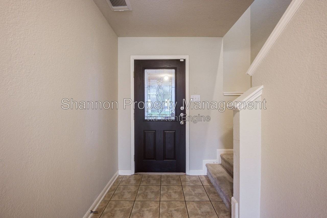 3814 Tammony Park Ln - Photo 4 of 32