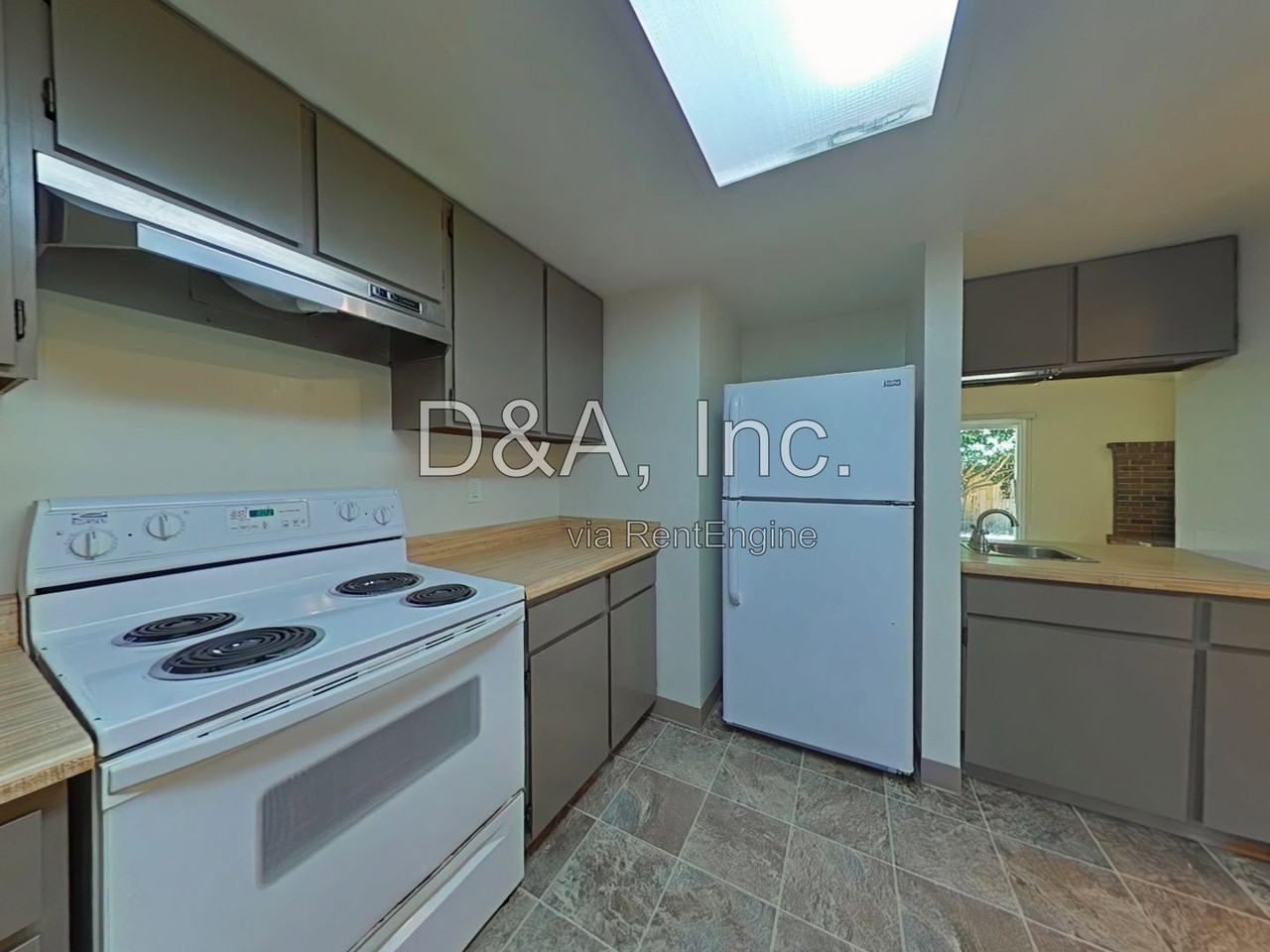 1109 Se Bell Ave - Photo 4 of 15
