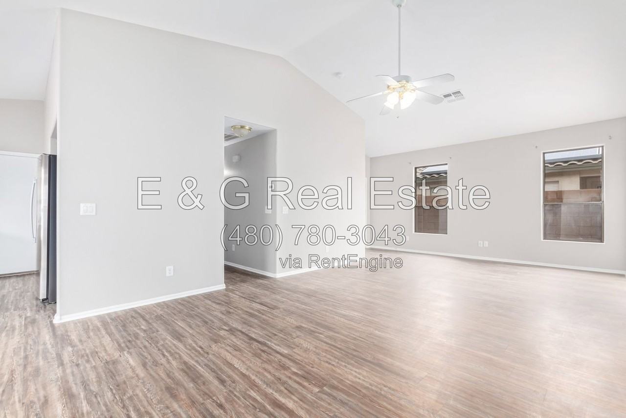 12412 W Solano Dr - Photo 6 of 26