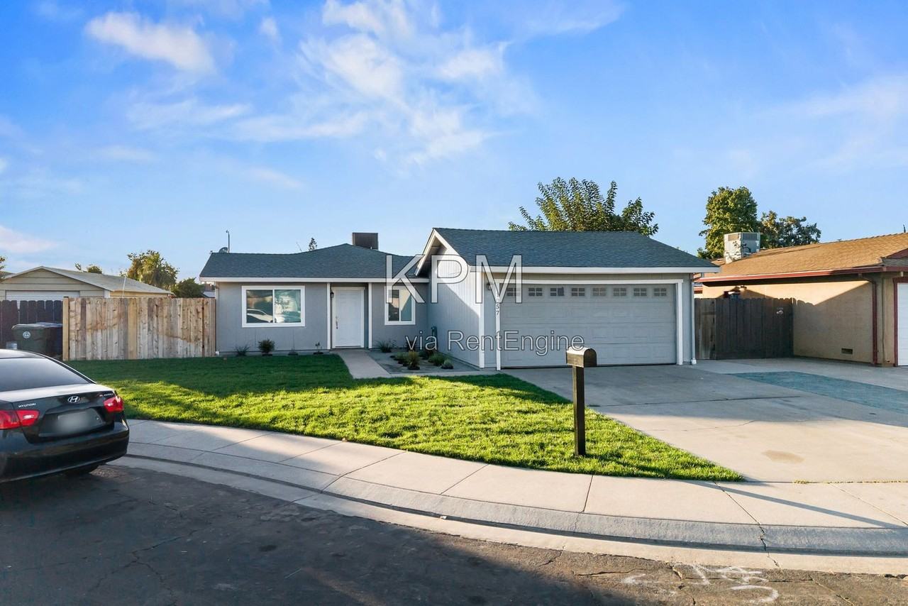 1057 Tobin Pl - Photo 2 of 38