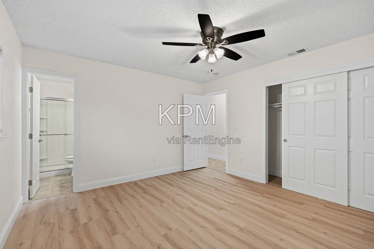 1057 Tobin Pl - Photo 4 of 38