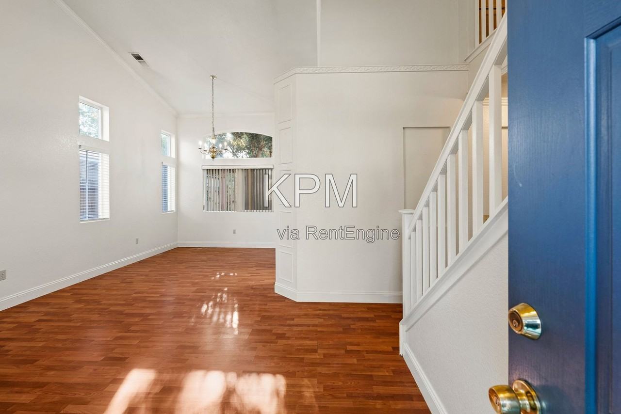 5151 Hanna Bay Ave - Photo 7 of 44