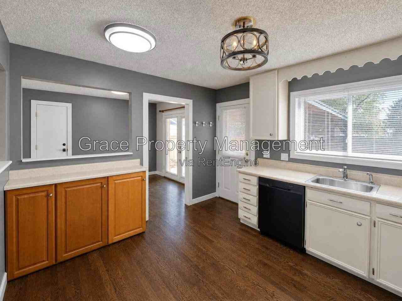 1342 Beth Ln - Photo 6 of 24