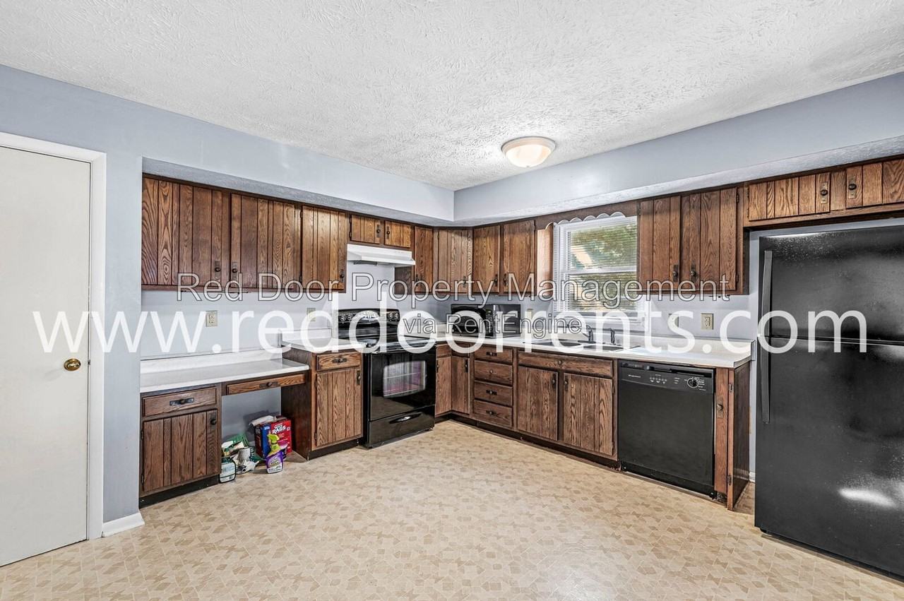 149 Pearl St - Photo 2 of 25