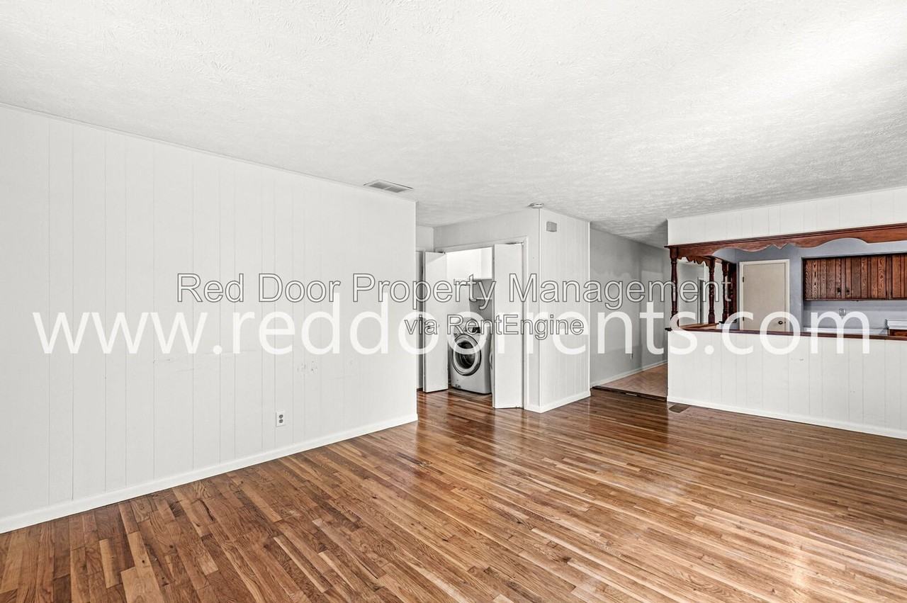 149 Pearl St - Photo 5 of 25