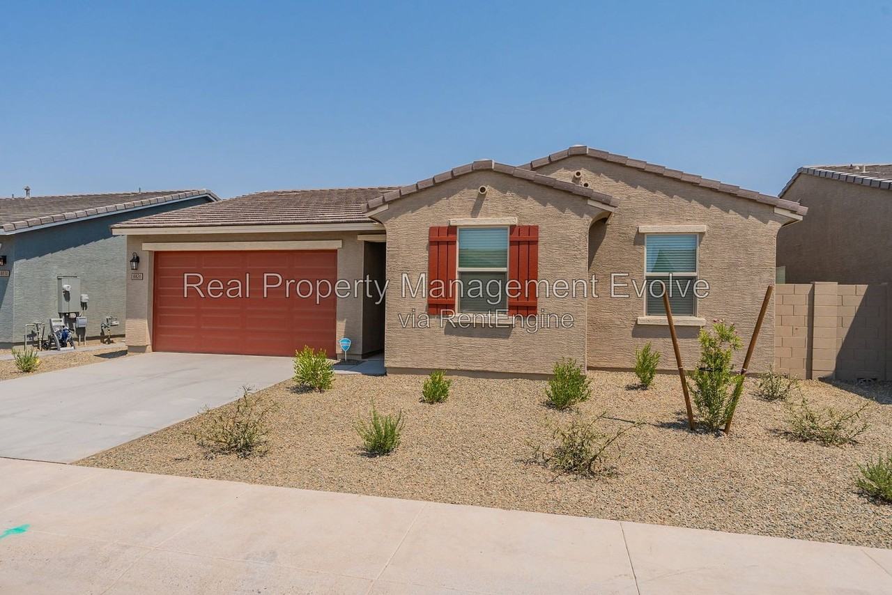 8826 W Odeum Ln - Photo 3 of 50