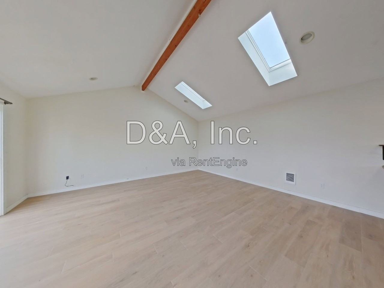 1358 Nw Polk Ave - Photo 3 of 13